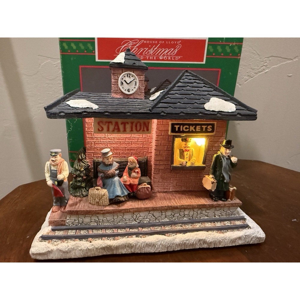 House of Lloyd Christmas Around the World Train Station Lighted Village 541367